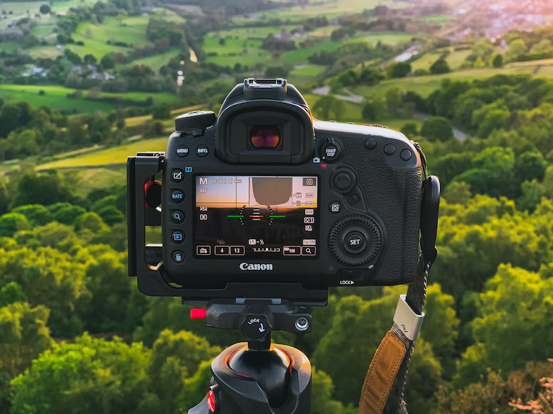 how to promote photography business on Instagram